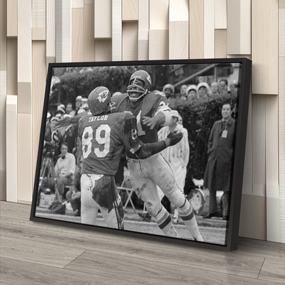 65 Toss Power Trap Chiefs vs. Vikings Canvas Wall Art Decor - NFL Iconic Moment