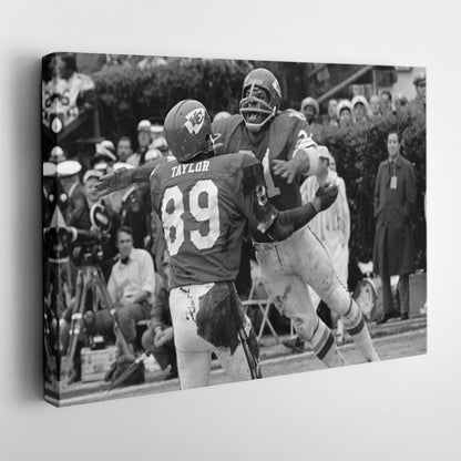 65 Toss Power Trap Chiefs vs. Vikings Canvas Wall Art Decor - NFL Iconic Moment